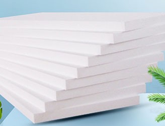 1、產(chǎn)品介紹：EPS聚苯板是由富含揮發(fā)性液體發(fā)泡劑的可發(fā)性聚苯乙烯珠粒，經(jīng)加熱預(yù)發(fā)后在模具中加熱成型的。2、產(chǎn)品優(yōu)勢(shì)：3、主要用途：用于建筑墻體、屋面保溫、復(fù)合保溫板材的保溫層；用于車(chē)輛、船舶制冷設(shè)備