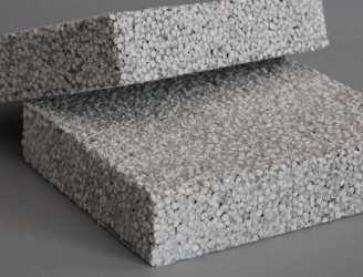 勻質(zhì)板是一種EPS顆粒與無(wú)機(jī)硅質(zhì)材料聚合而成的改性EPS板材，防火等級(jí)可達(dá)A2級(jí)，是一種新型防火保溫材料，應(yīng)用于保溫系統(tǒng)中保溫層材料。具有防水、防火、隔熱、保溫、吸音的效果。